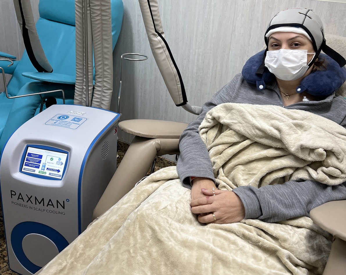 HNSG utiliza touca de crioterapia para pacientes em quimioterapia - Hospital Nossa Senhora da Graça