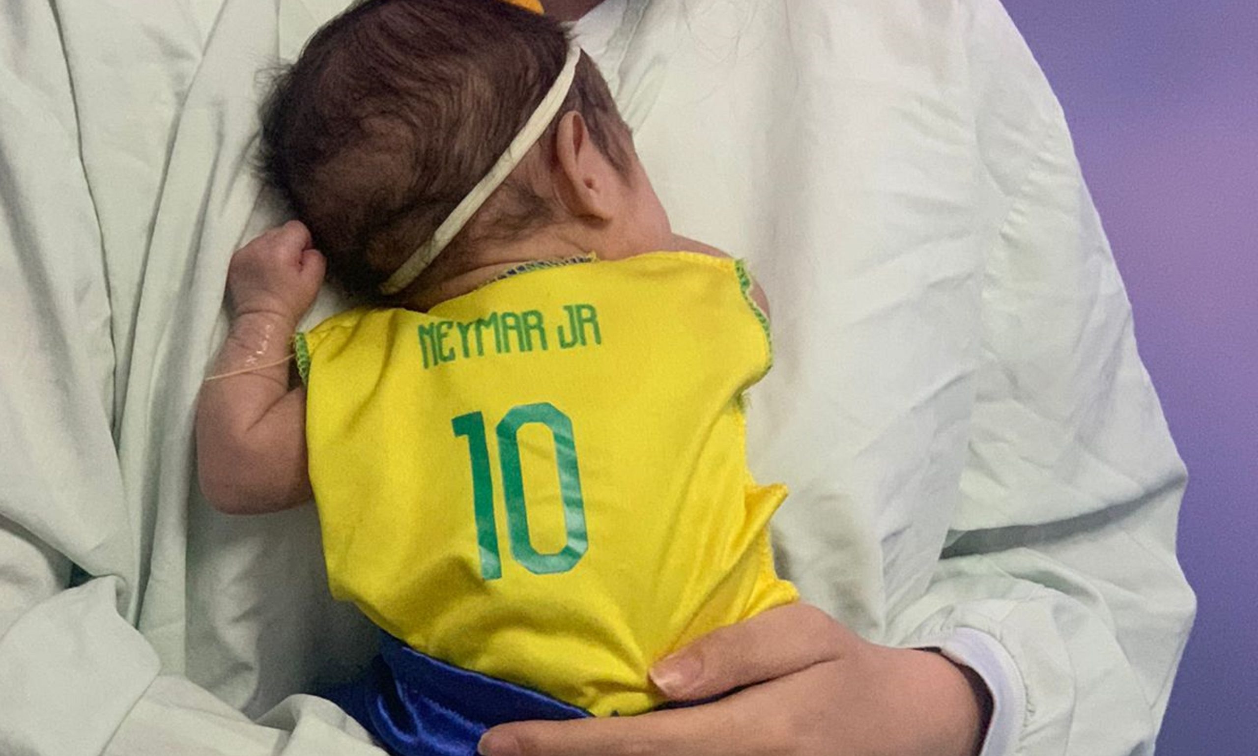 Bebês prematuros enviam mensagens de incentivo para a Seleção Brasileira - Hospital Nossa Senhora da Graça